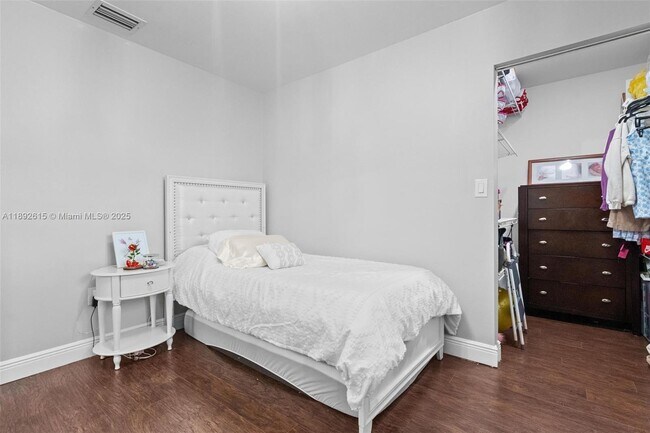 Building Photo - 15025 SW 141st Terrace