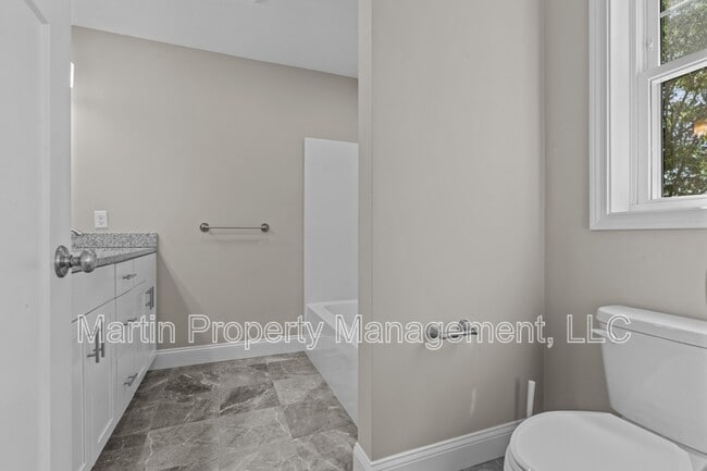 Building Photo - 7 Gorham St