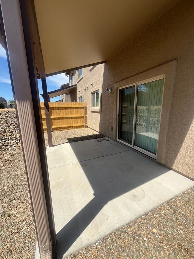 Building Photo - ***3 BEDROOM/2.5 BATHROOM IN PRESCOTT VALLEY***