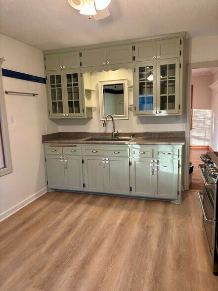 Kitchen 3 - 3276 S Lenox St