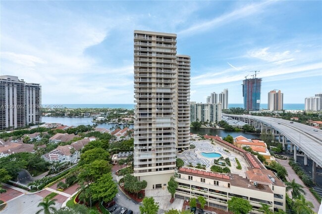 Building Photo - 19400 Turnberry Way