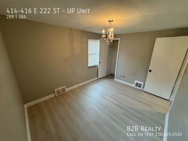 Building Photo - 414-416 E 222 ST-UP Unit