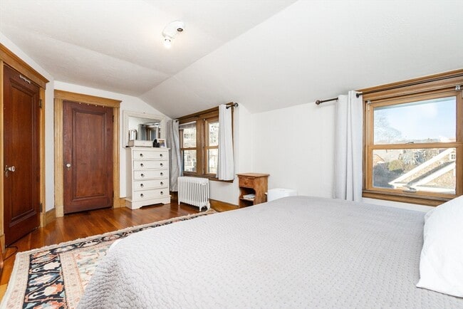 Building Photo - 322 Humphrey St