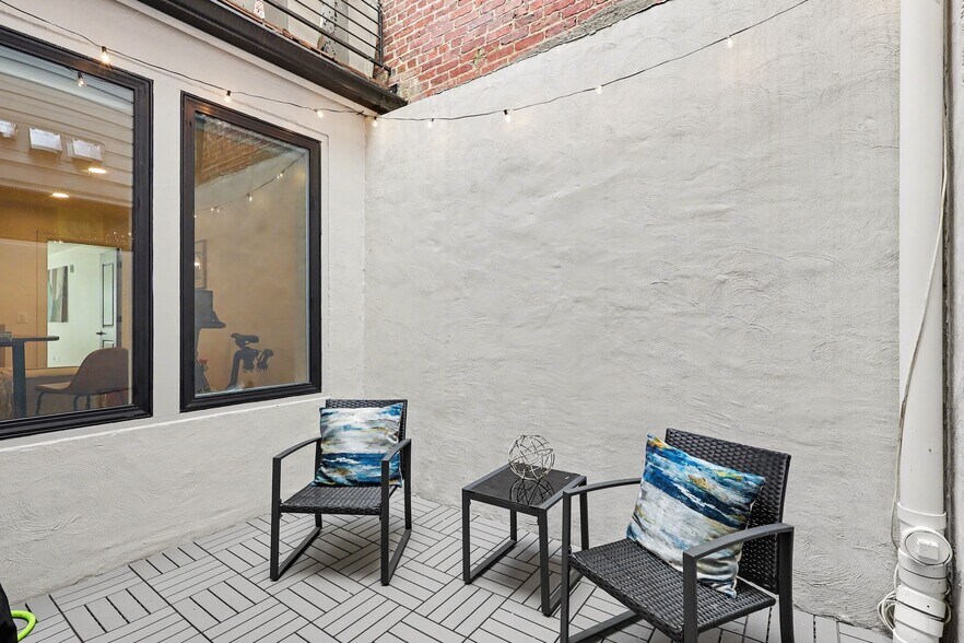 Building Photo - 811 Upshur St NW