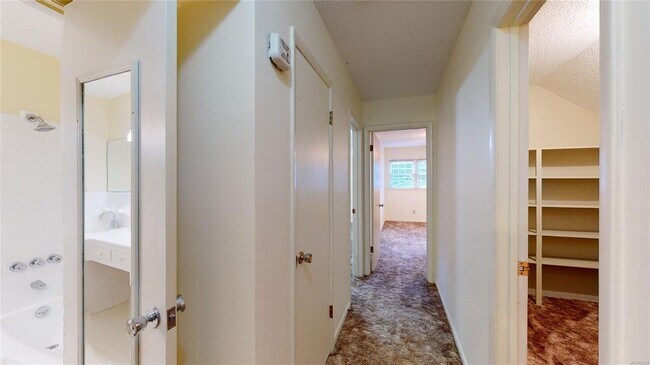 Building Photo - 126 Cedar Dr