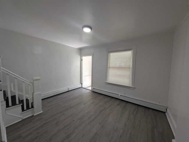 Building Photo - 347 N Ocean Ave