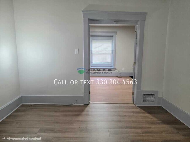 Building Photo - 149 Rhodes Ave