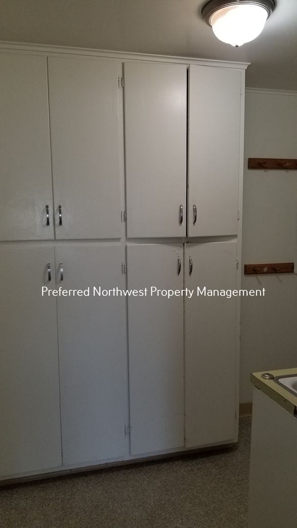 Building Photo - Newly Update 2 Bedroom House in River Road area