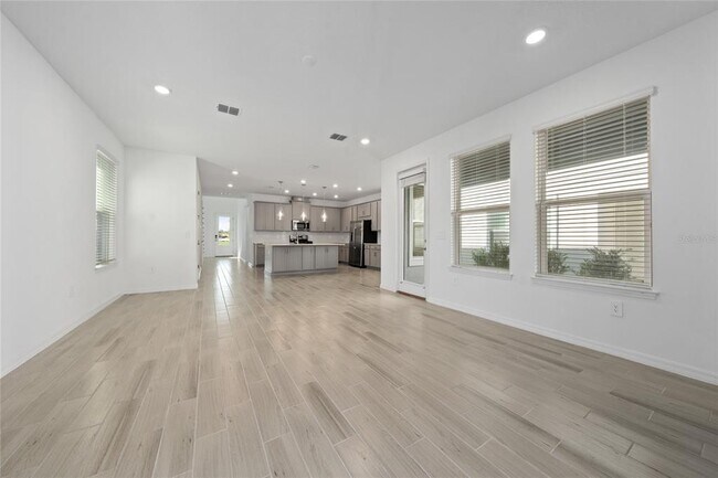 Building Photo - 5148 Goldfinch Dr