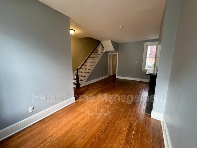 Building Photo - 533 W Walnut St