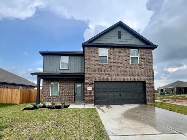 Primary Photo - 400 Lynn Lotus Dr