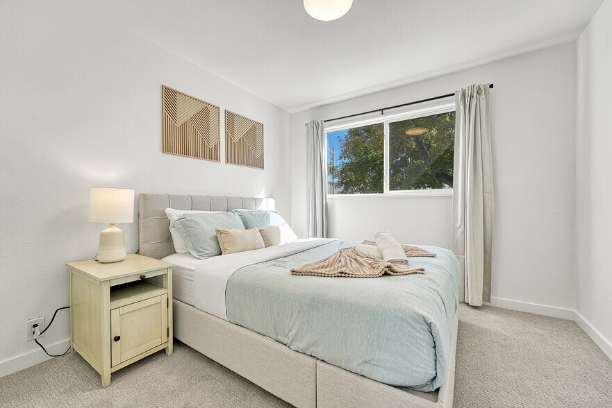 Building Photo - 57 Del Mar Cir