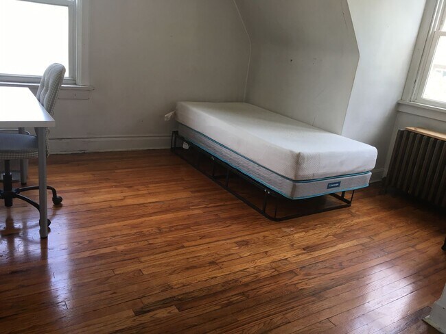 Building Photo - 5626 Wilkins Ave