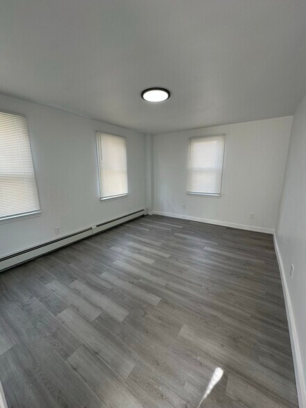 Building Photo - 29 Brayton St