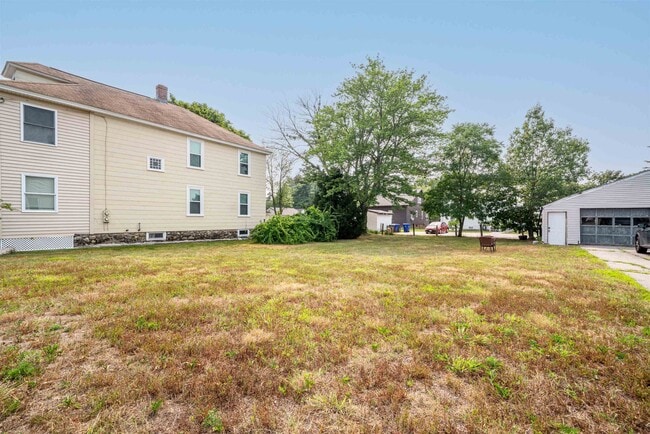 Building Photo - 106 Bismark St