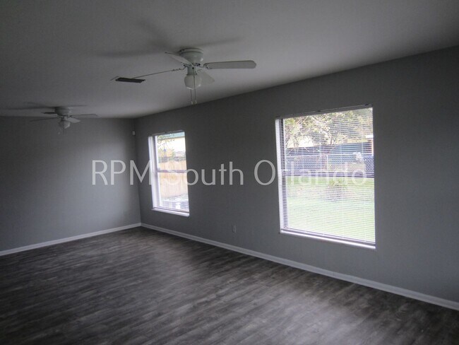 Building Photo - Move in ready! 2/2