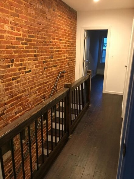 Building Photo - 1711 Latrobe St