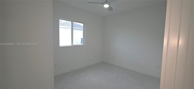 Building Photo - 322-324 Poplar St
