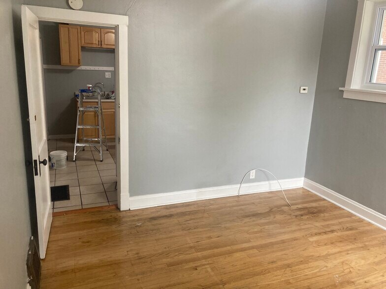 Building Photo - 4233 Meramec St