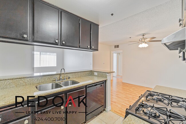 Building Photo - Stunning, Bright Two Bedroom with Spacious...