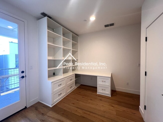 Building Photo - Elevated Luxury Living in This Updated 3BD/3.5BA Downtown Home with Private Rooftop