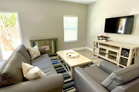 Building Photo - 213 Corto Pl