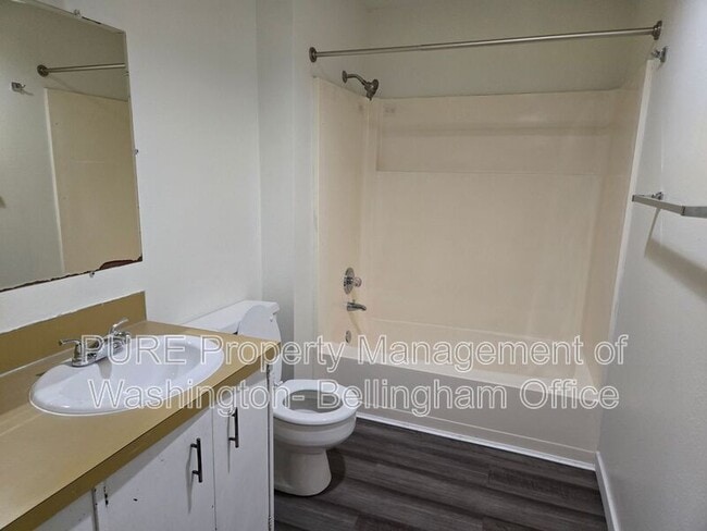 Building Photo - 2736 Xenia St