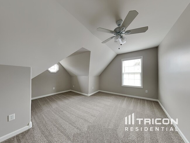 Building Photo - 1216 Chapmans Retreat Dr