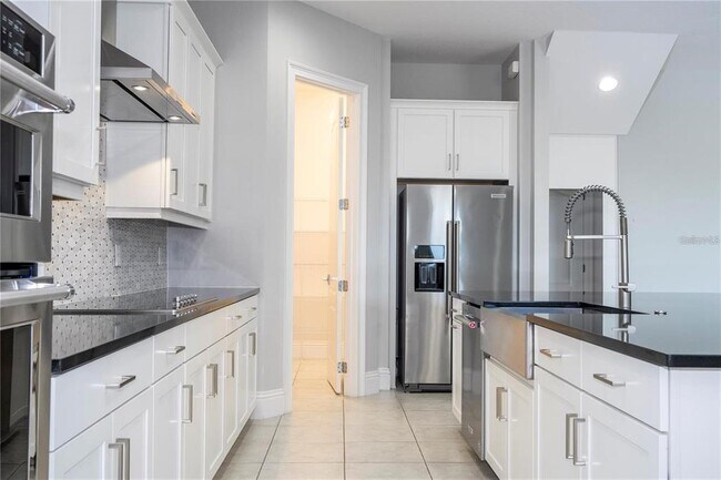 Building Photo - 13370 Alderley Dr