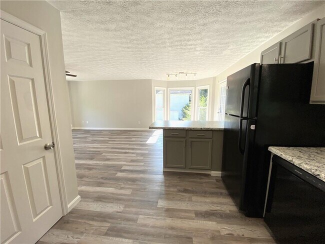Building Photo - 109 Indian Trail Dr