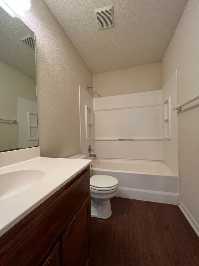 Building Photo - Duplex