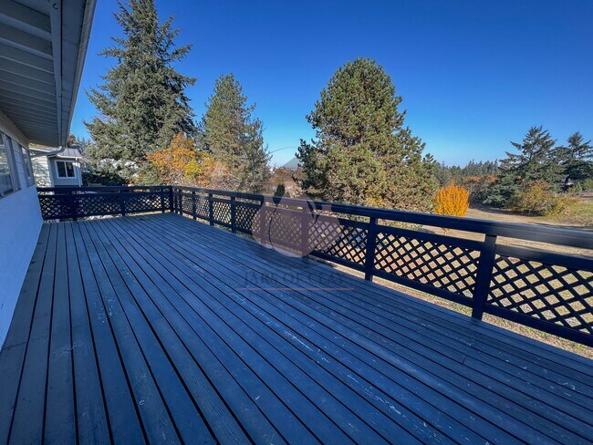 Building Photo - Charming West Salem Home - Coming Soon!