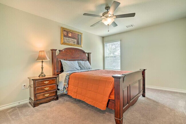 Building Photo - 5603 Chestnut Xing