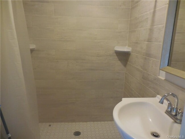 Building Photo - 67 N Main St