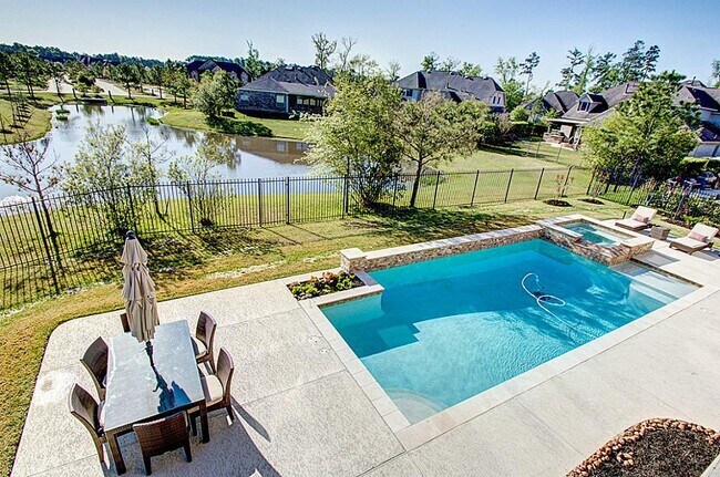 Building Photo - 10 Cayuga Pond Ct