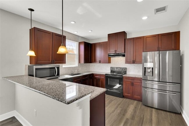 Building Photo - 900 Sawbuck Dr