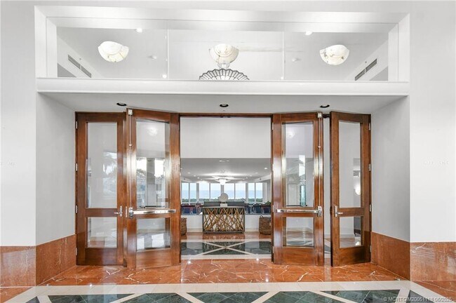 Building Photo - 8600 S Ocean Dr