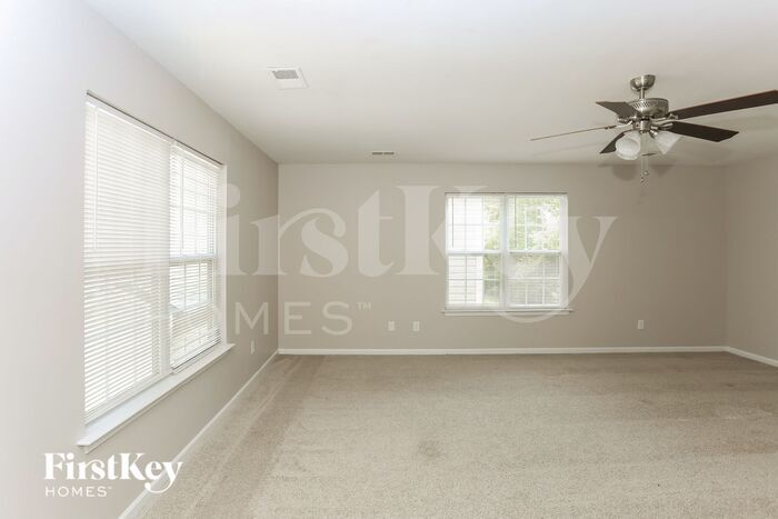 Building Photo - 8827 Twisted Pine Dr