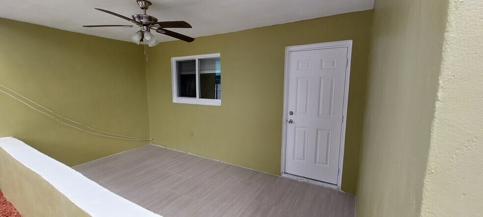 Building Photo - 904 Mandarin Is