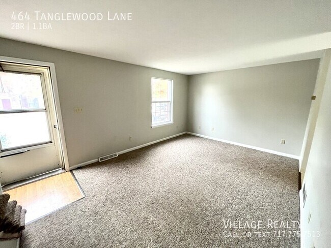 Building Photo - 464 Tanglewood Ln