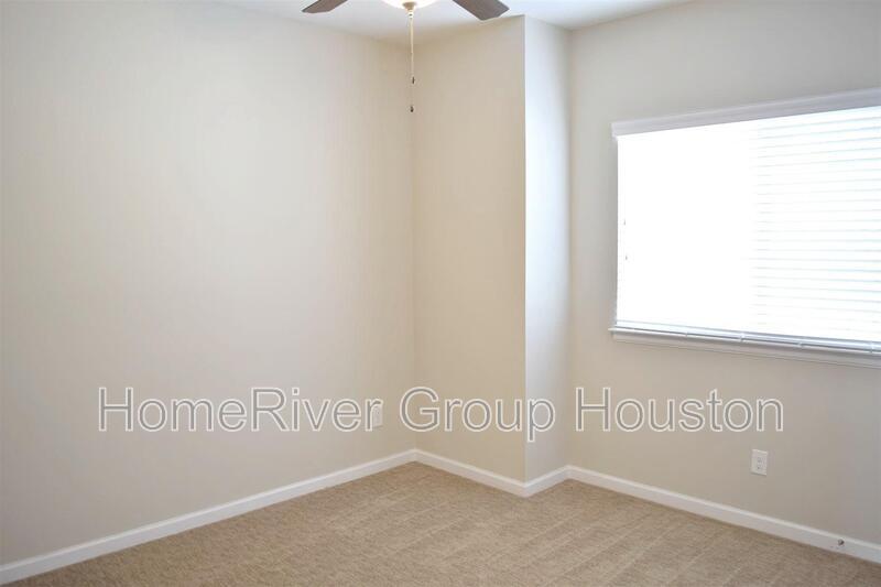 Building Photo - 215 Kendrick Pines Blvd