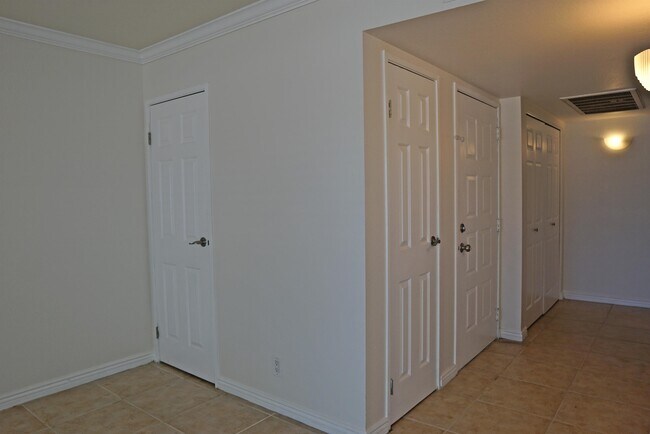 Building Photo - 43376 Cook St