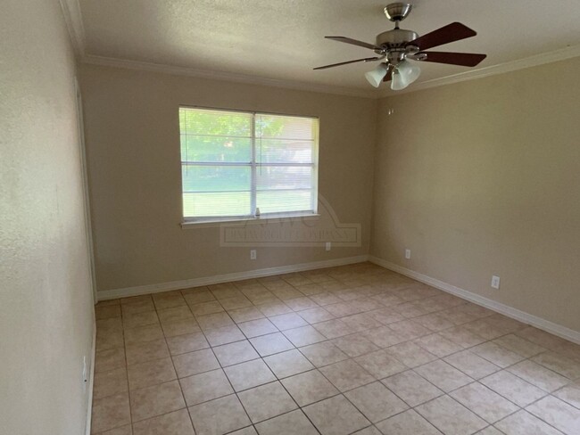 Building Photo - 2407 Buttercup Cir