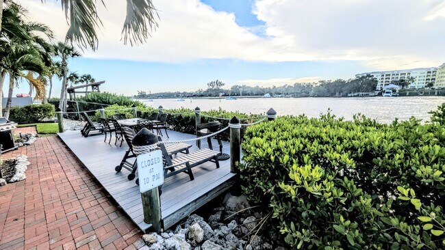 Building Photo - SEASONAL 2/2 coastal-inspired luxury condo with bay view, and boat slip