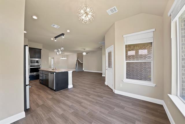 Building Photo - 2003 Oleander St