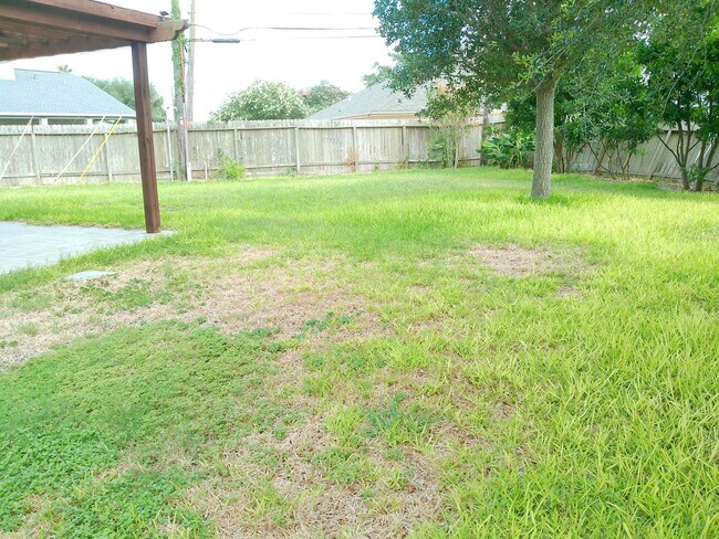 Building Photo - 5405 Knights Cir