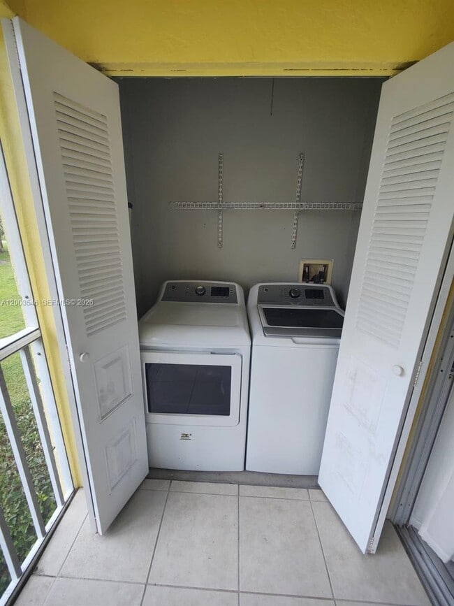 Building Photo - 2668 Kings Lake Blvd