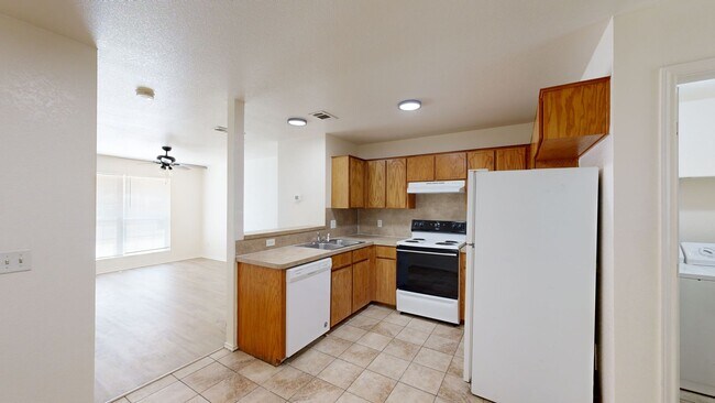 Building Photo - FREE DECEMBER RENT!!!