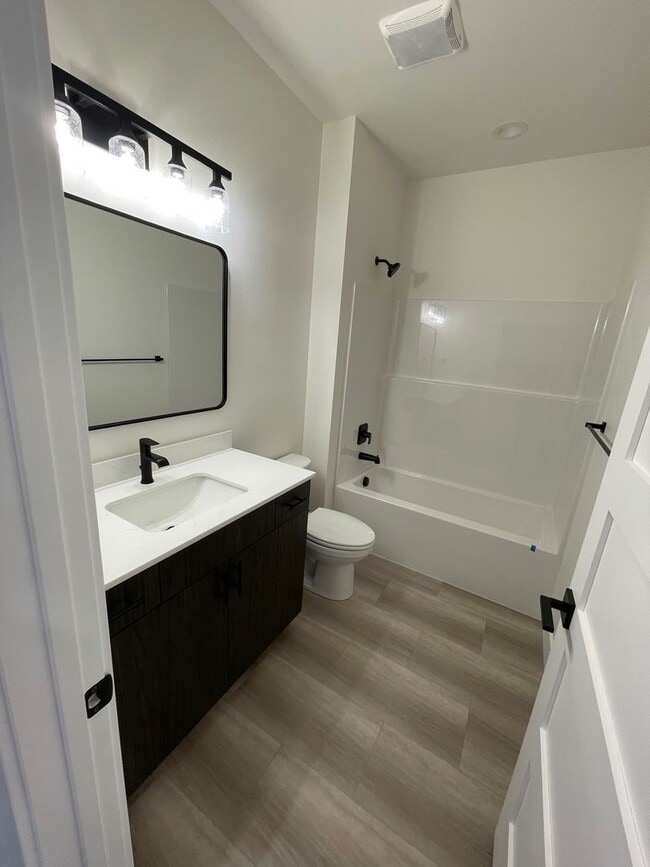 Building Photo - 513 Spaniel Ln