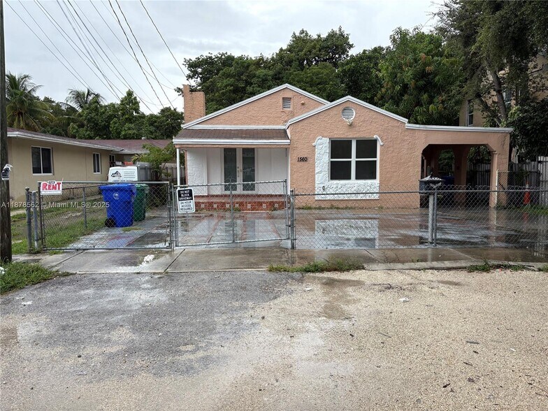 Primary Photo - 1560 NW 25th Ave